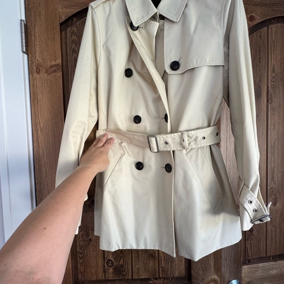 Coach Cream Trench Coat with Brown Collar - Picture 5 of 10